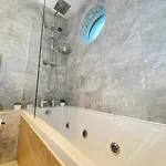 Country house District In 1 Acre Gardens Off M6 *