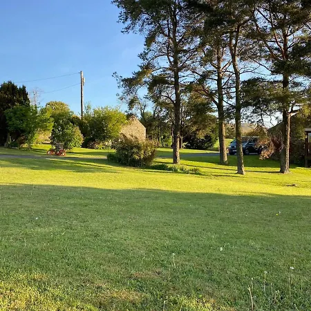 Country house District In 1 Acre Gardens Off M6