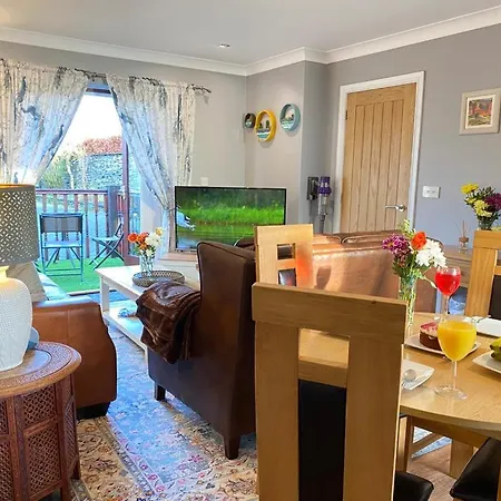 District In One Acre Gardens Off M6 * Penrith