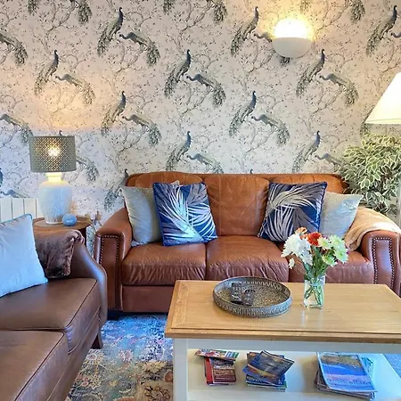 District In 1 Acre Gardens Off M6 Country house Penrith