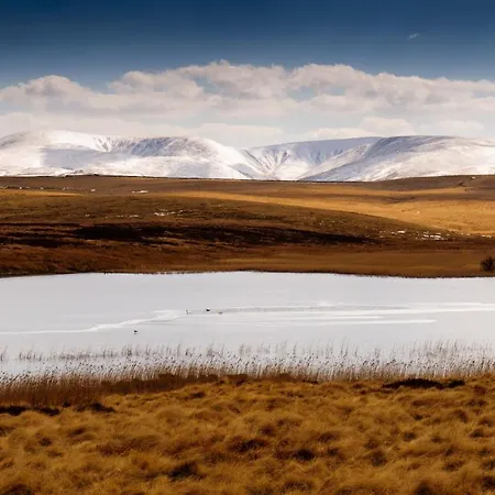 District In 1 Acre Gardens Off M6 Casa rural *