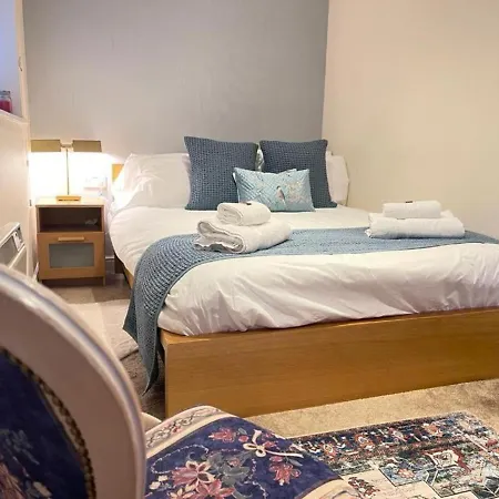 District In One Acre Gardens Off M6 * Penrith