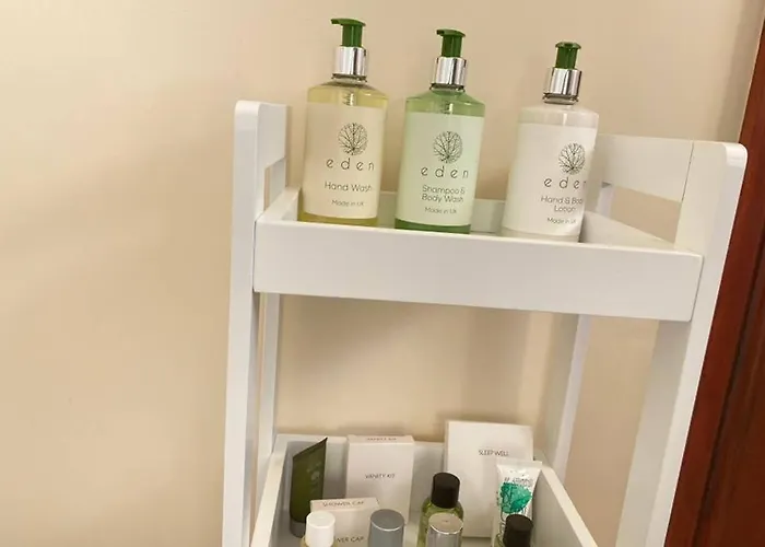 District In 1 Acre Gardens Off M6 * Penrith