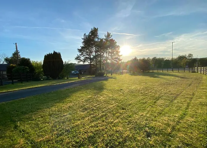 Venkovský dům District In 1 Acre Gardens Off M6