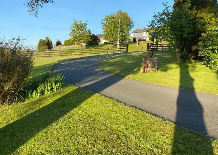 District In 1 Acre Gardens Off M6