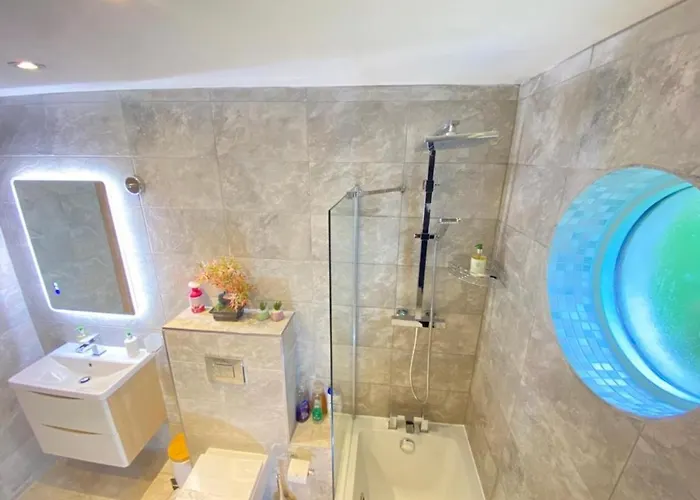 District In 1 Acre Gardens Off M6