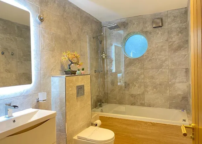 District In 1 Acre Gardens Off M6