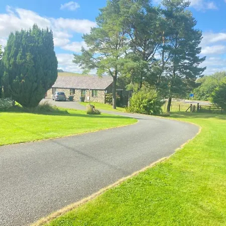 District In One Acre Gardens Off M6 Country house