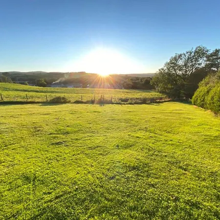 District In 1 Acre Gardens Off M6 Country house *