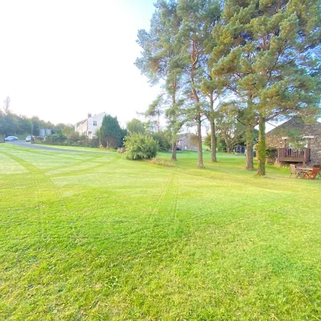 District In 1 Acre Gardens Off M6