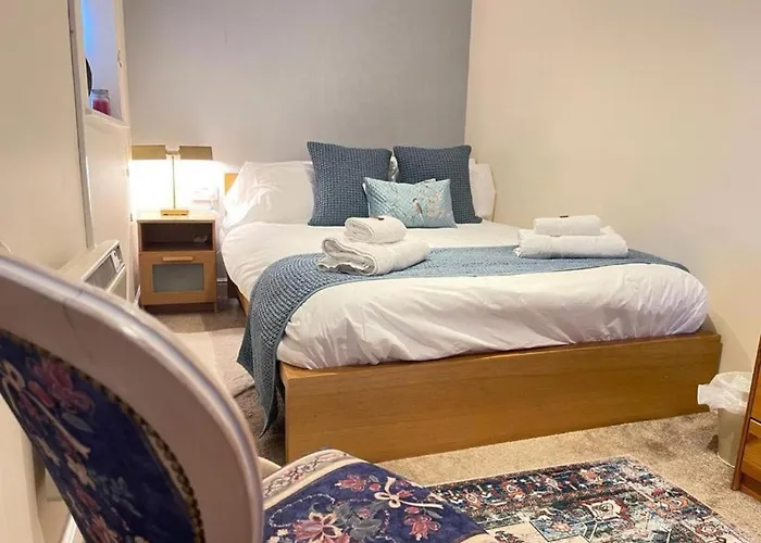 District In 1 Acre Gardens Off M6 * Penrith