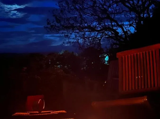 Country house District In 1 Acre Gardens Off M6